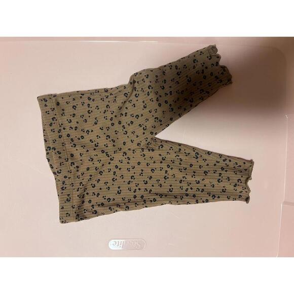 Carter’s 3pc Cream Cozy Sweater with Cheetah Print Long Sleeve Onesie and Pants - Picture 5 of 5